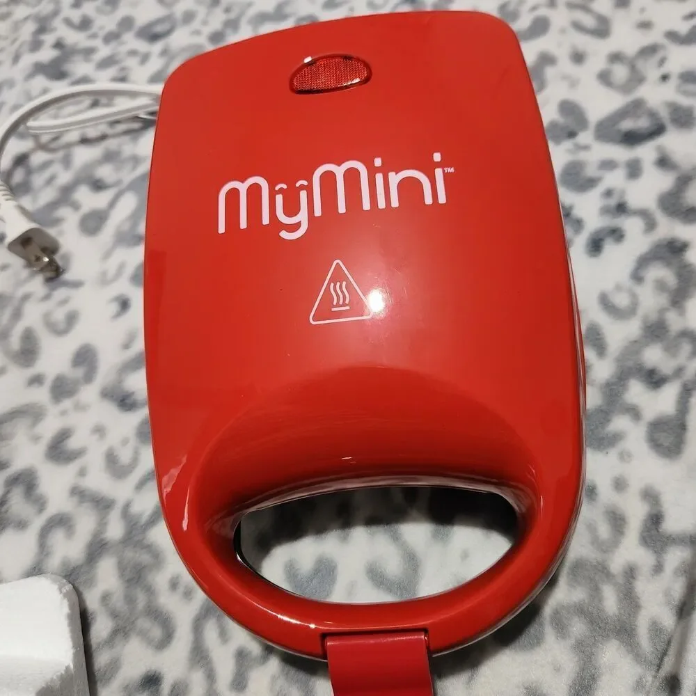 Sandwich Maker Small Red 8x5 Compact